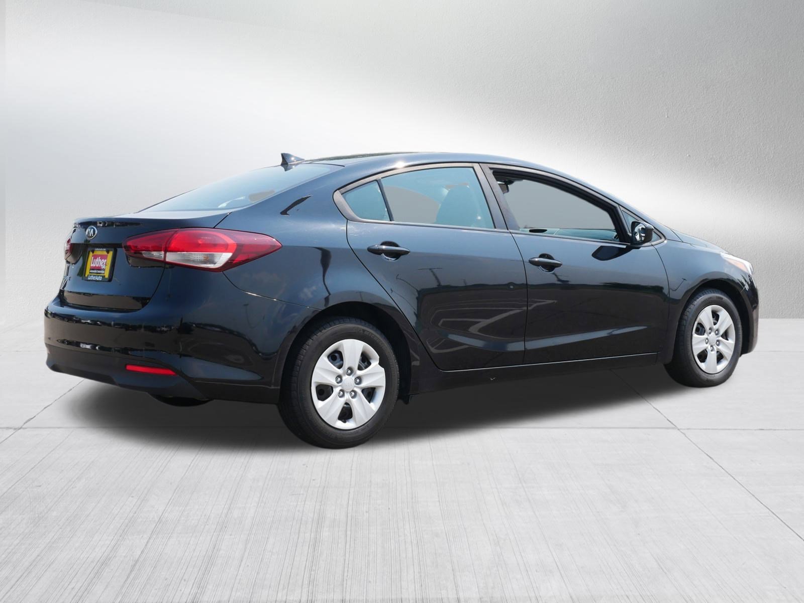 2018 Kia Forte LX Base photo 7
