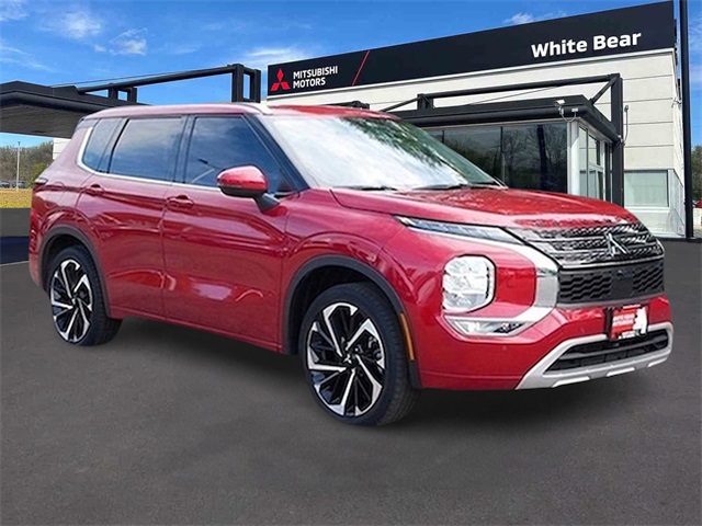 2024 Mitsubishi Outlander SEL's photo