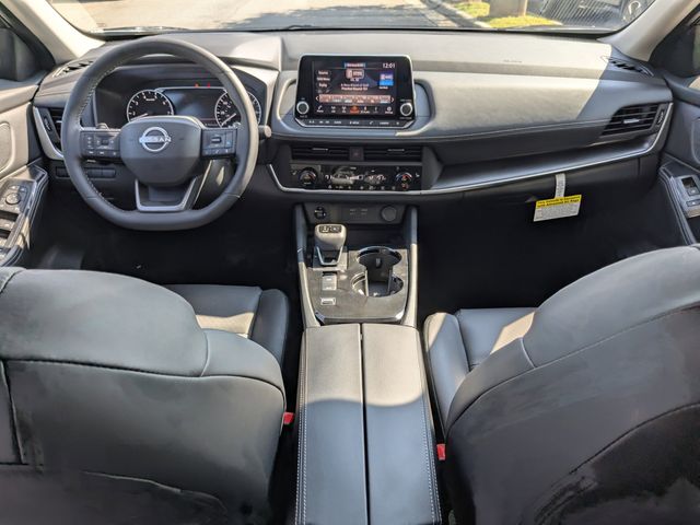 2025 Nissan Rogue SV photo 11