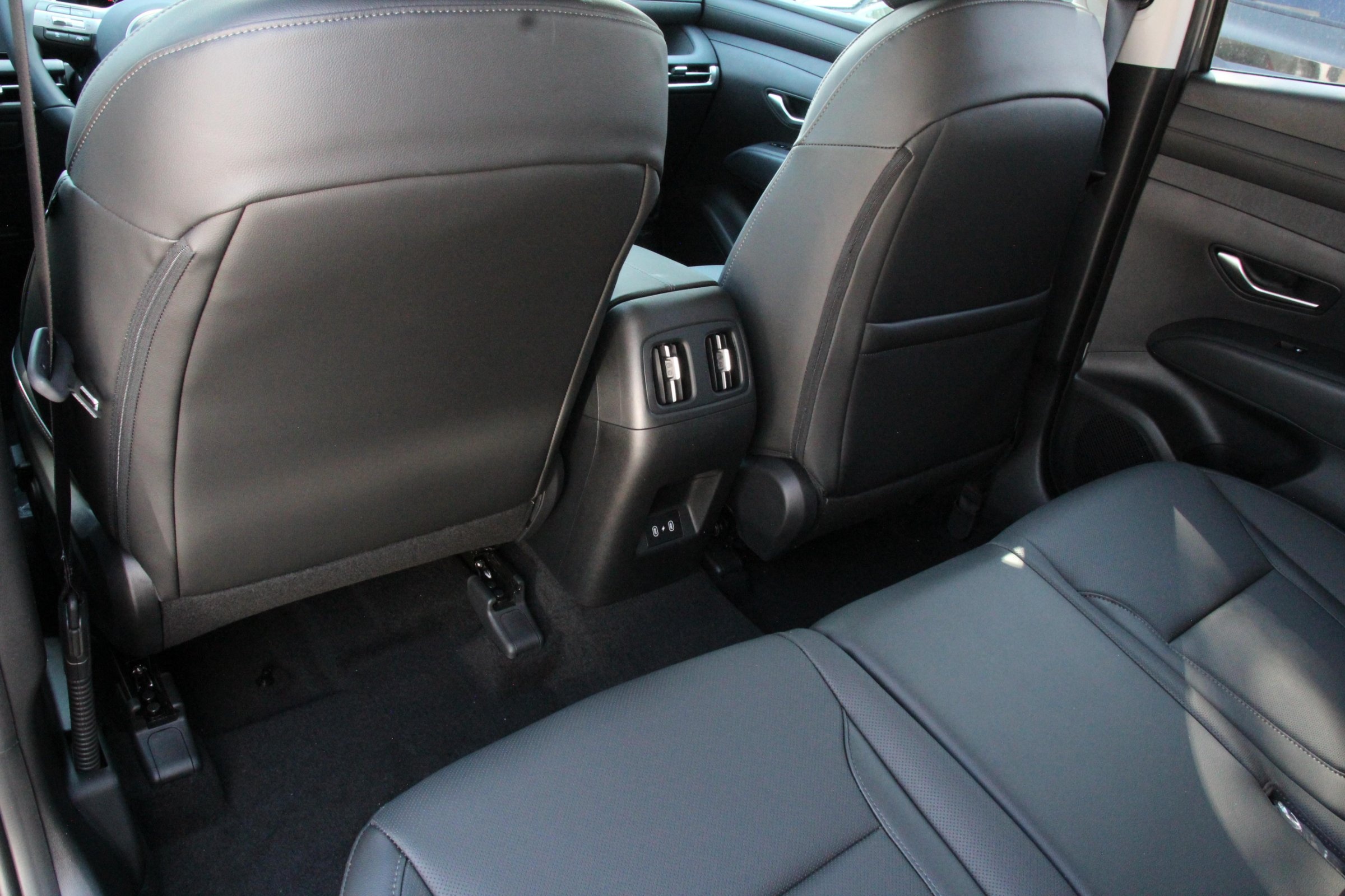 2026 Hyundai Tucson SEL Convenience photo 9