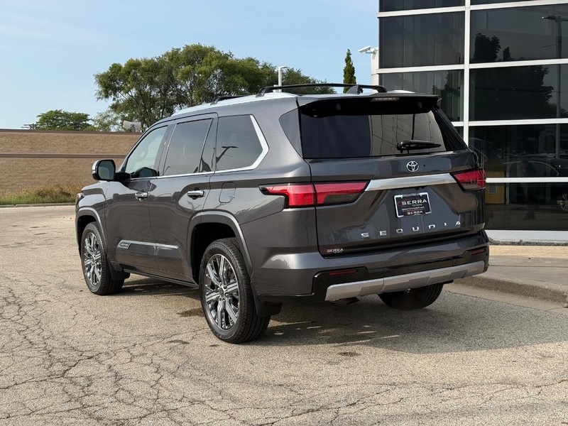 2023 Toyota Sequoia Capstone photo 4