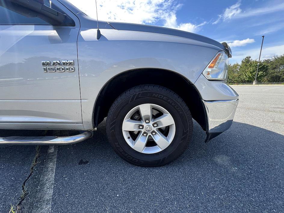 2013 Ram 1500 SLT photo 11