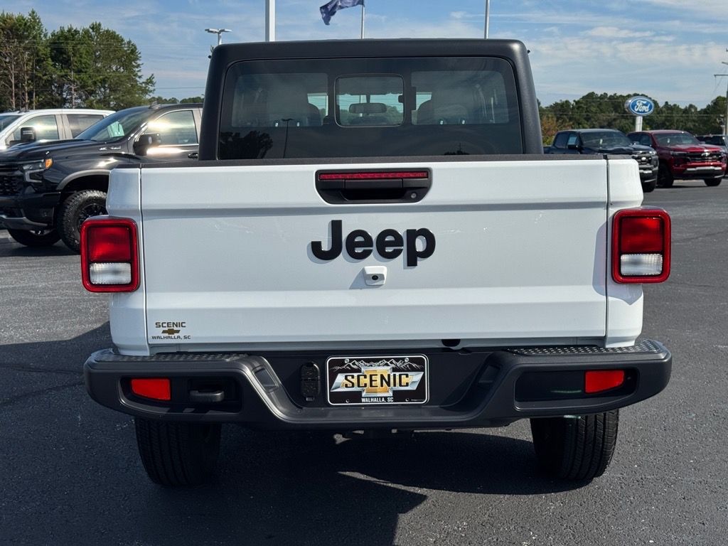 2024 Jeep Gladiator Sport photo 4