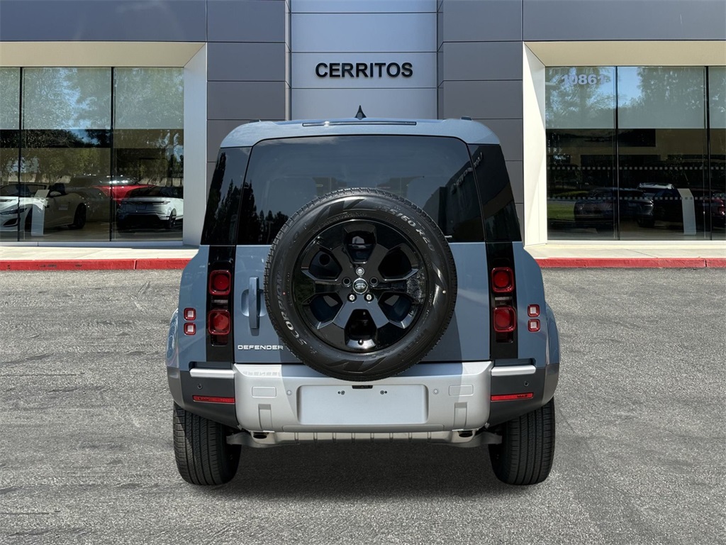 2025 Land Rover Defender 110 S photo 4