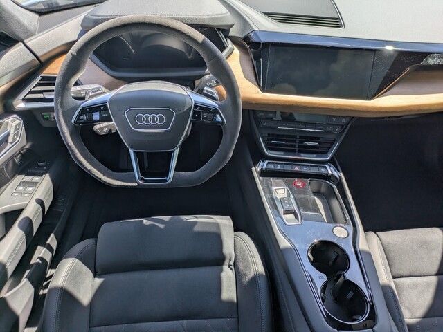 2023 Audi e-tron GT Premium Plus photo 13