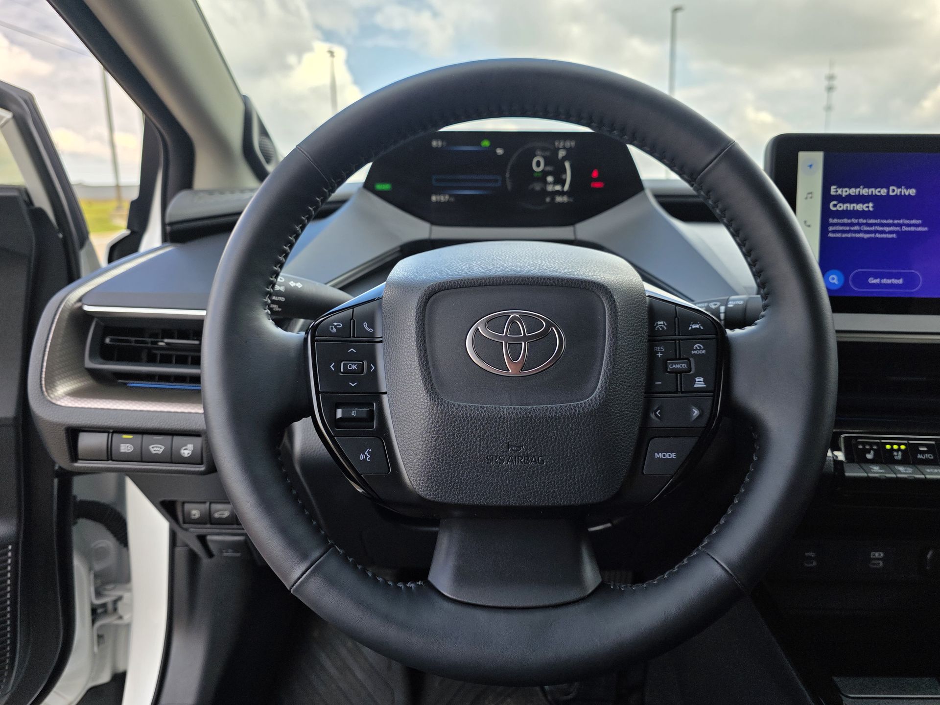 2024 Toyota Prius LE photo 11