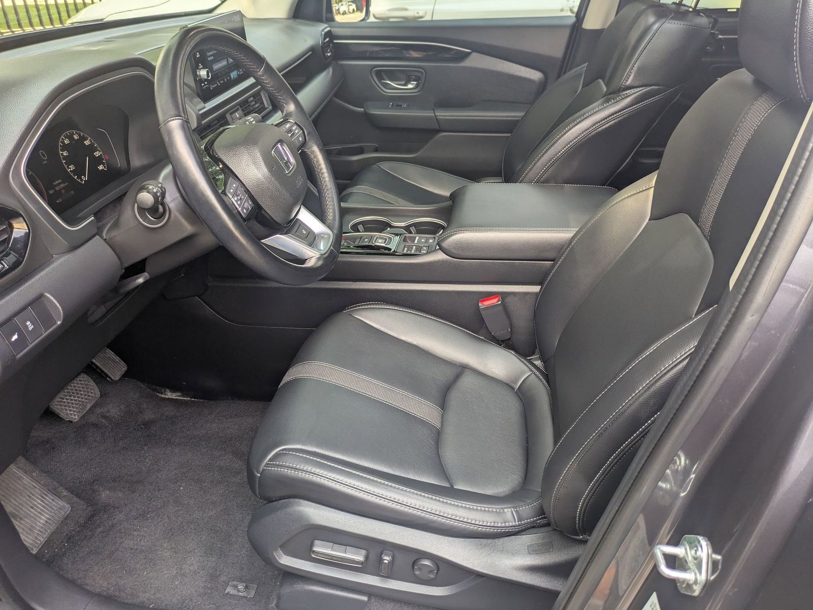 2023 Honda Pilot Touring photo 12