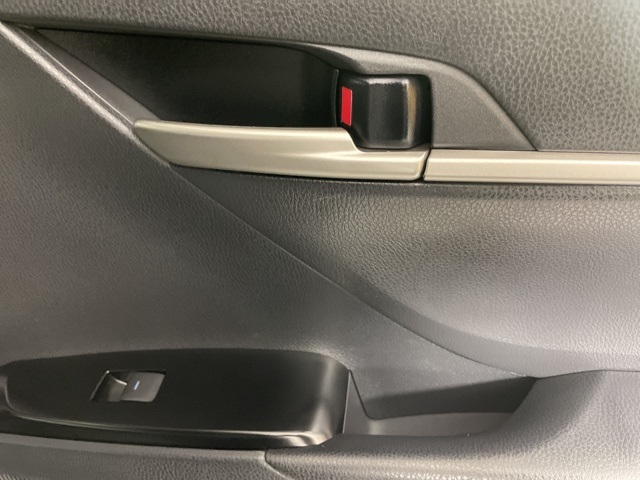 2025 Toyota Camry SE photo 12