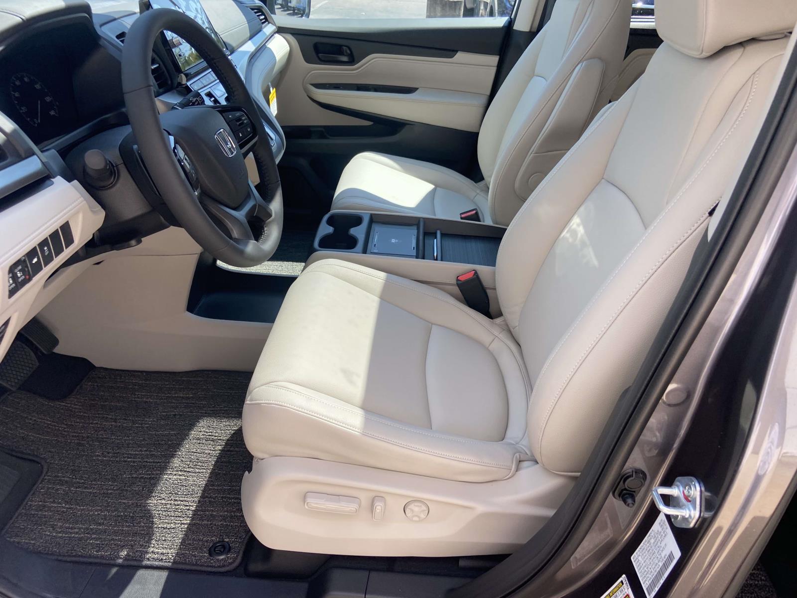 2026 Honda Odyssey EX-L photo 7