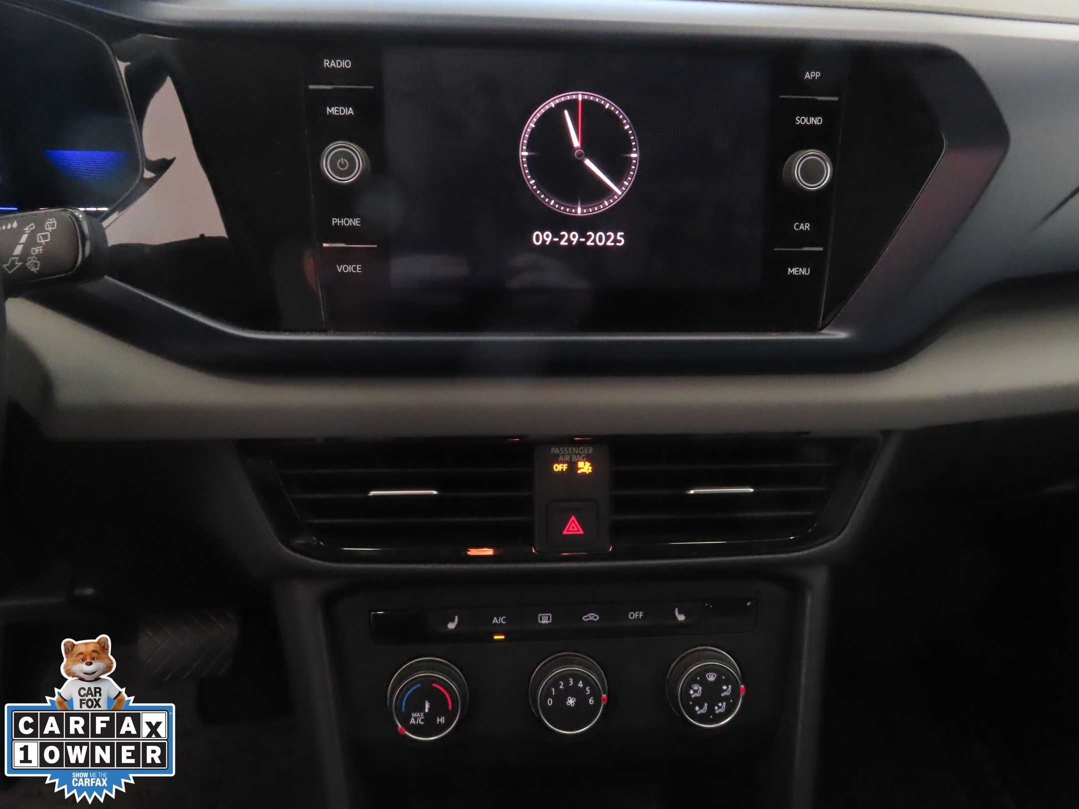 2022 Volkswagen Taos SE photo 15