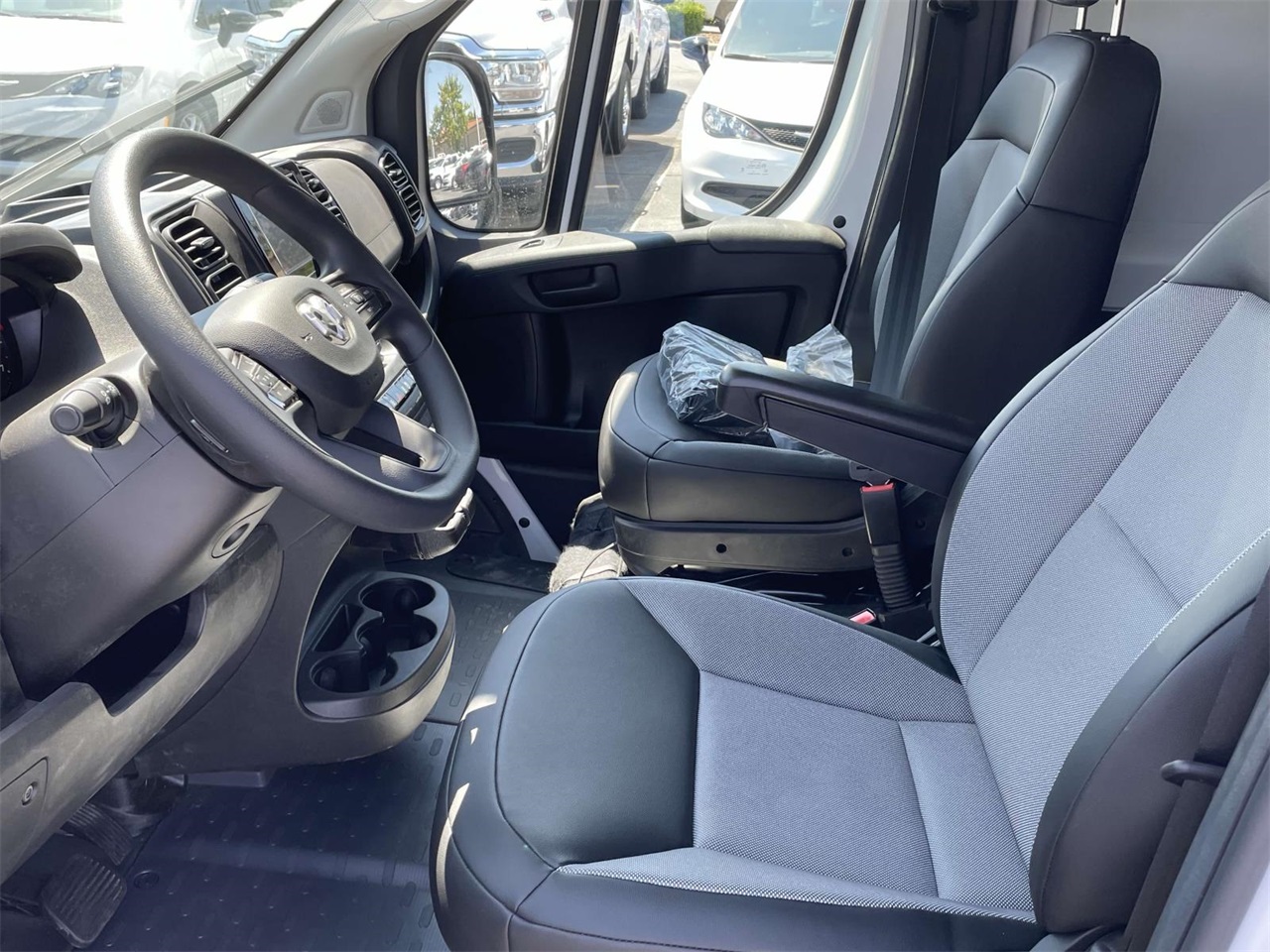 2025 Ram ProMaster 2500 photo 17