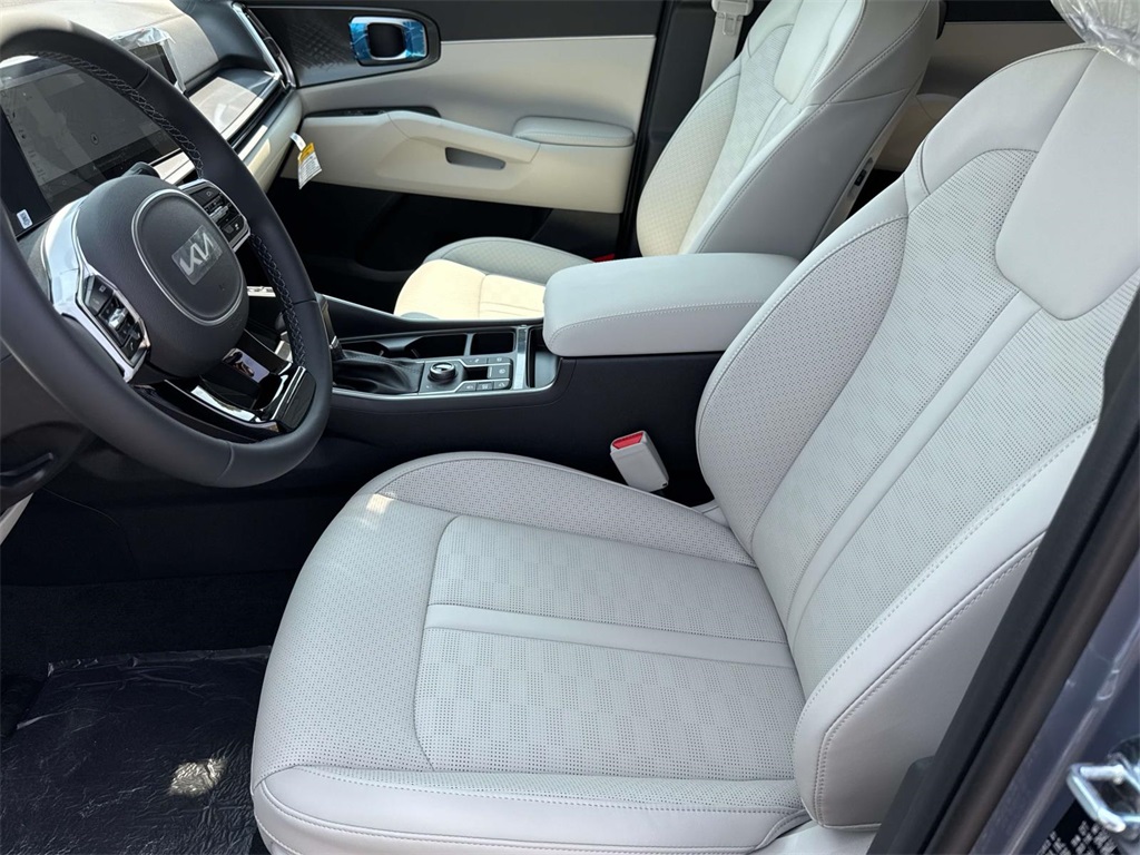 2025 Kia Sorento S photo 2