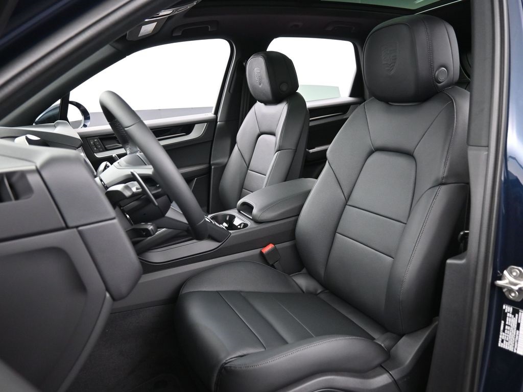 2026 Porsche Cayenne photo 4