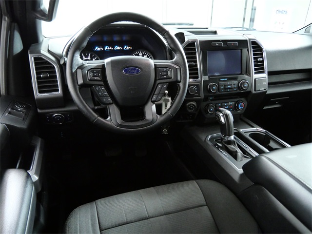 2016 Ford F-150 XLT photo 3