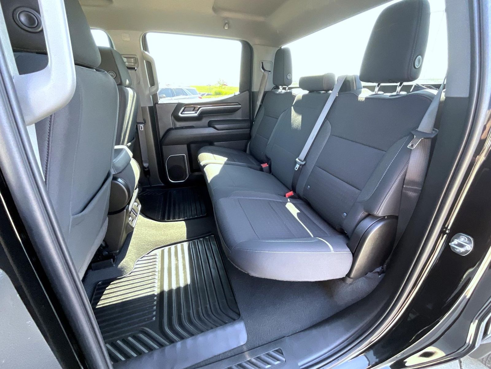 2024 Chevrolet Silverado 1500 LT photo 17