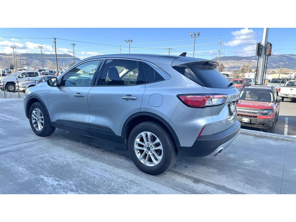 2022 Ford Escape SE photo 3