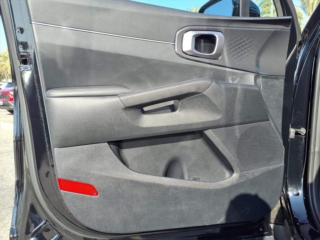 2025 Kia Sorento LX photo 22