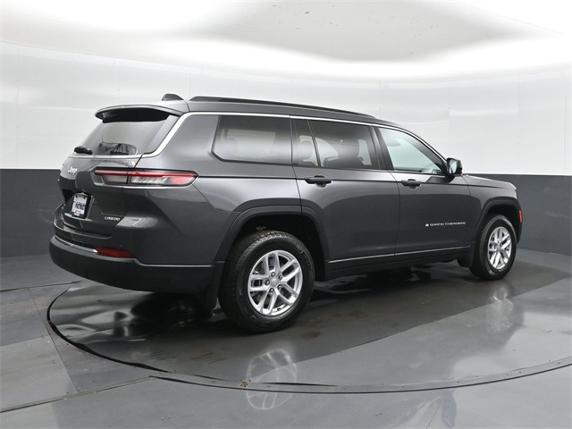 2025 Jeep Grand Cherokee Laredo photo 2