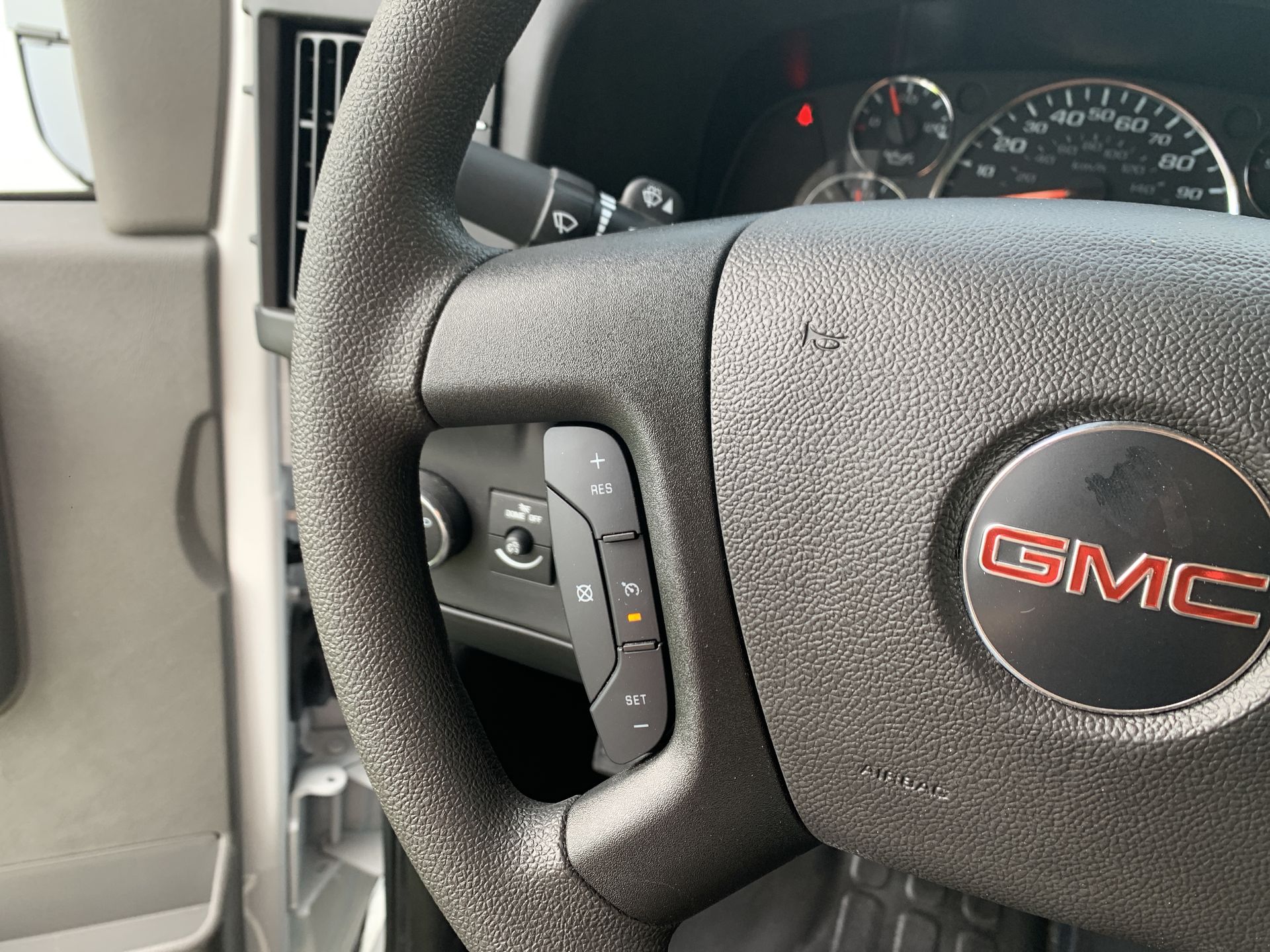 2025 Gmc Savana Cutaway 3500 photo 32