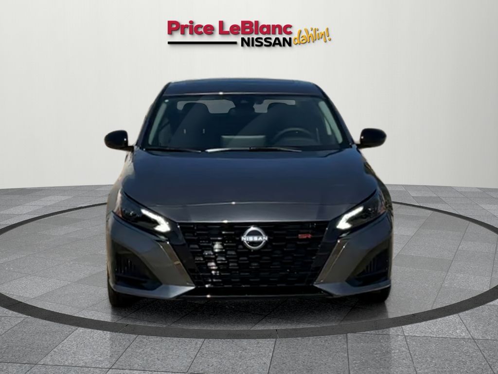 2025 Nissan Altima 2.5 SR photo 3