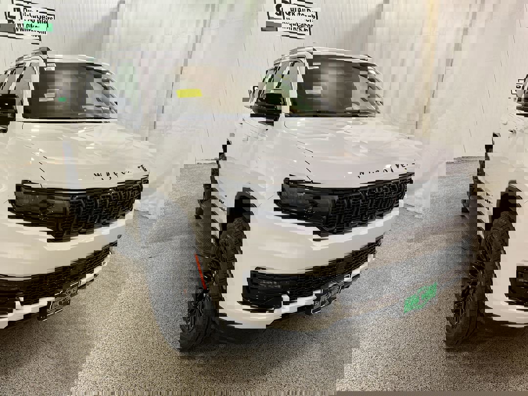 2025 Jeep Wagoneer Series II's photo