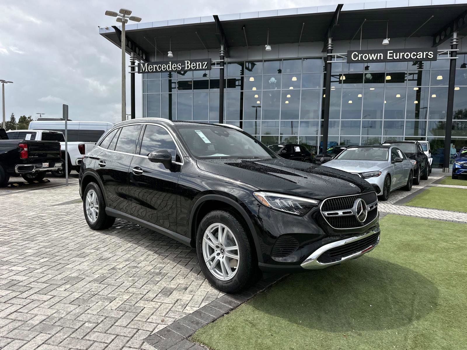2026 Mercedes Benz GLC 300 photo 2