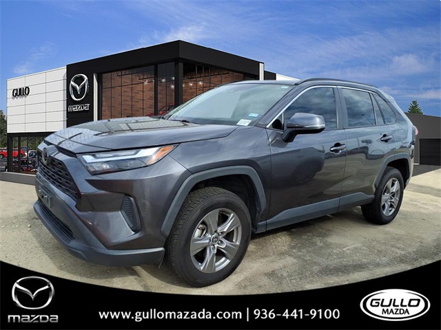 2022 Toyota RAV4 XLE's photo