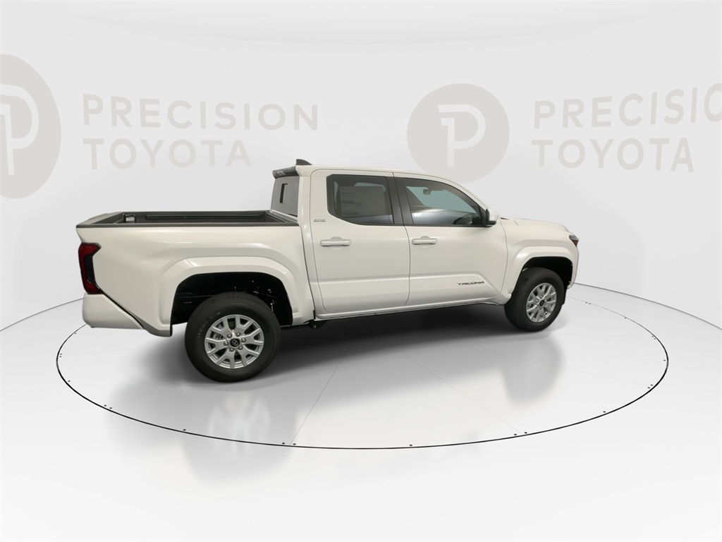 2025 Toyota Tacoma SR5 photo 18