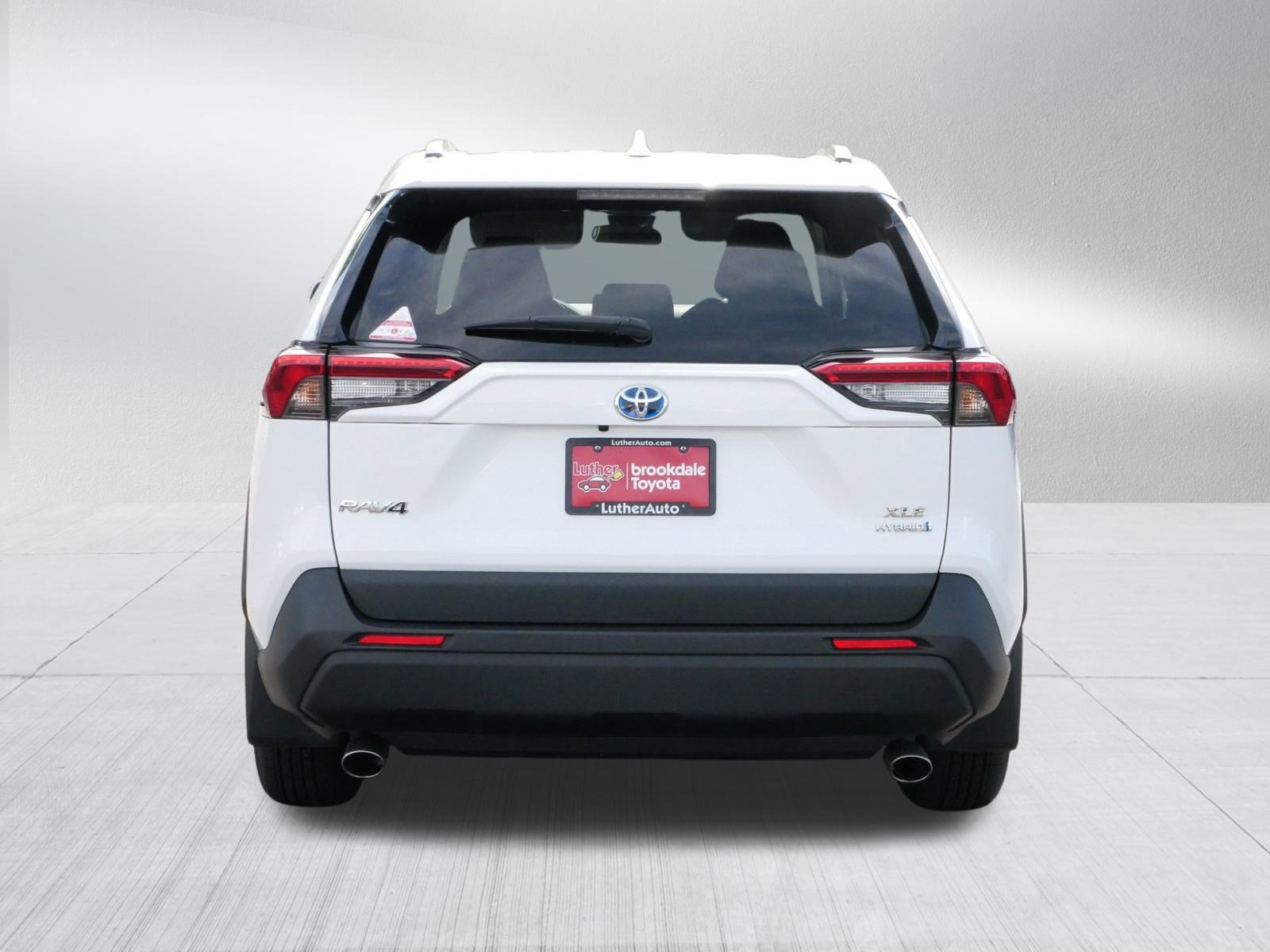 2022 Toyota RAV4 Hybrid XLE photo 6
