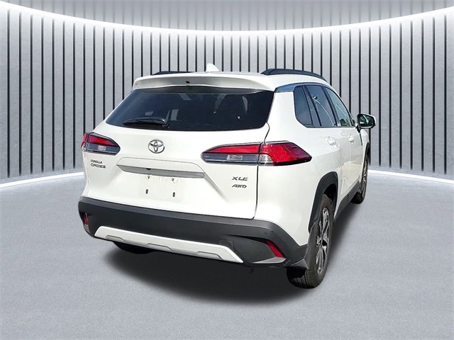 2024 Toyota Corolla Cross XLE photo 4