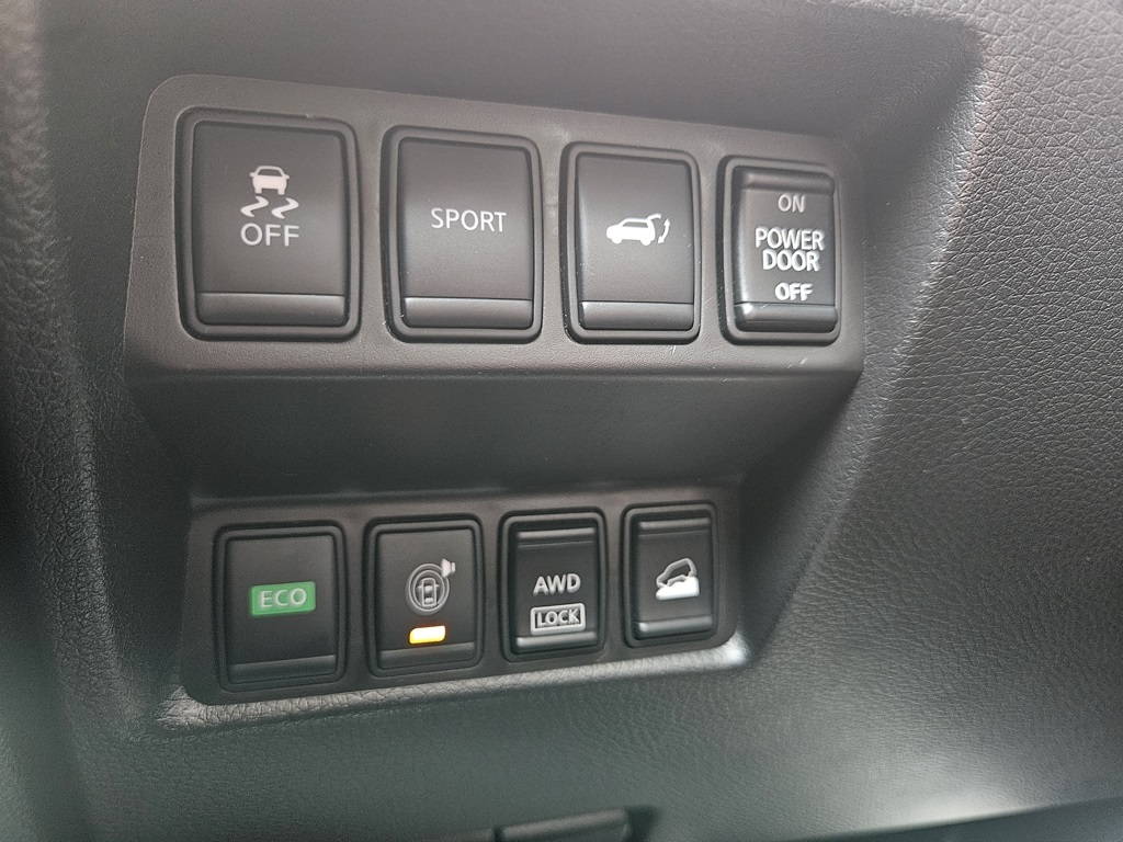 2016 Nissan Rogue SL photo 24