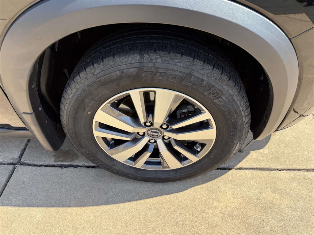 2023 Nissan Pathfinder SL photo 10
