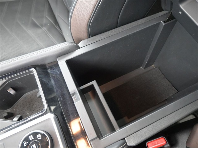 2022 Nissan Pathfinder Platinum photo 9