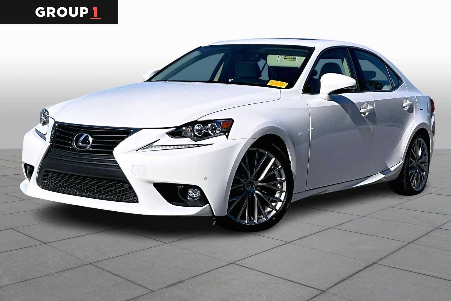 2015 Lexus IS 250's photo