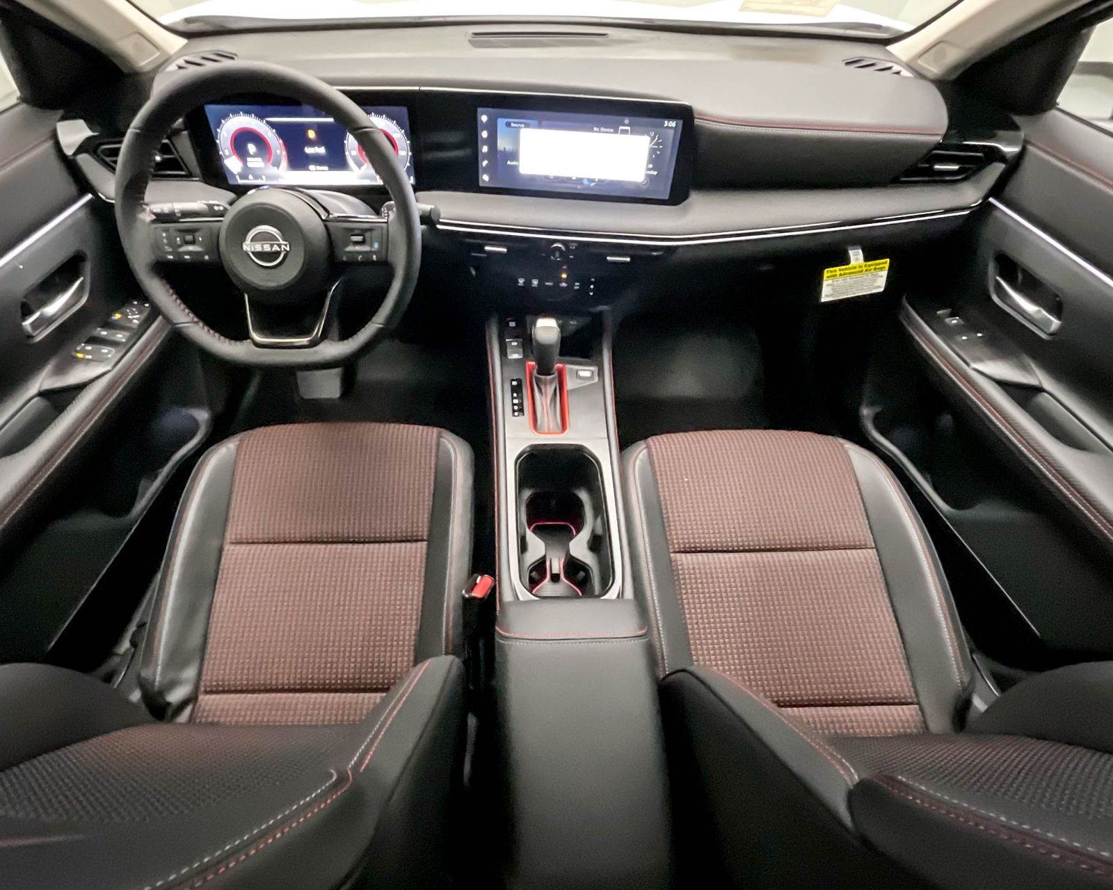 2025 Nissan Kicks SR photo 10