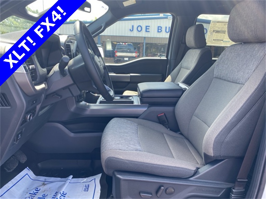 2025 Ford F-150 XLT photo 3
