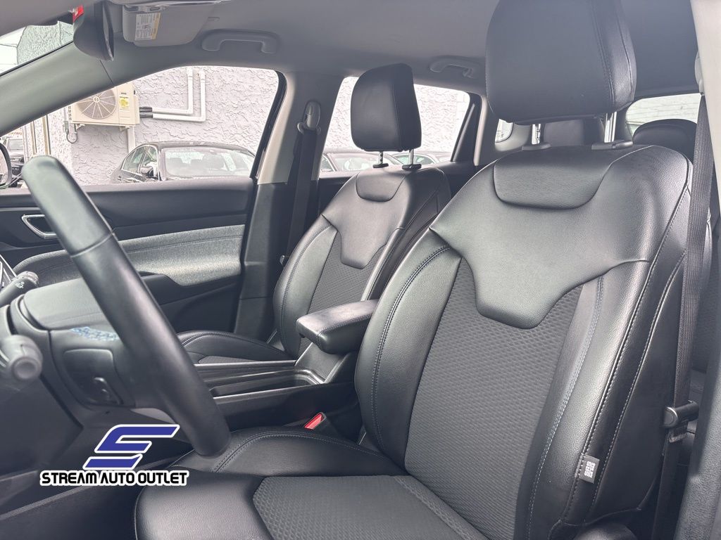 2022 Jeep Compass Latitude photo 19