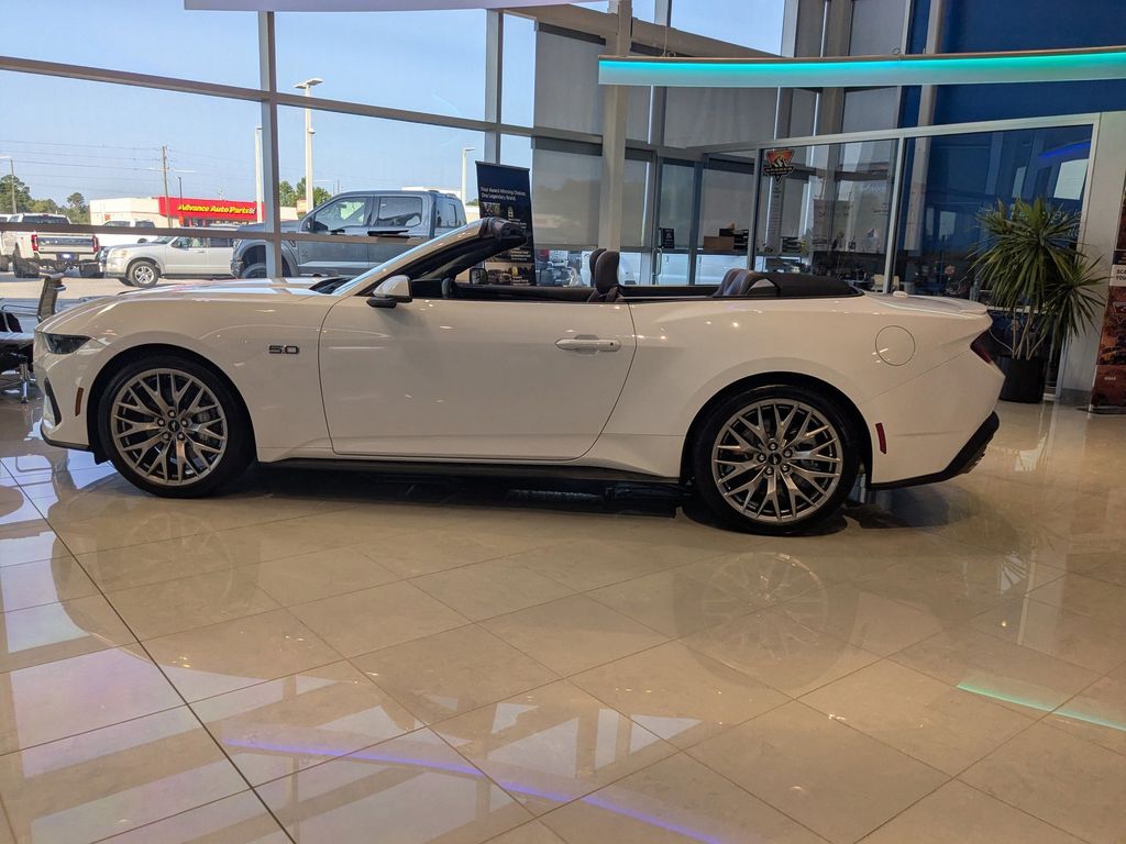 2025 Ford Mustang GT Premium Convertible photo 7