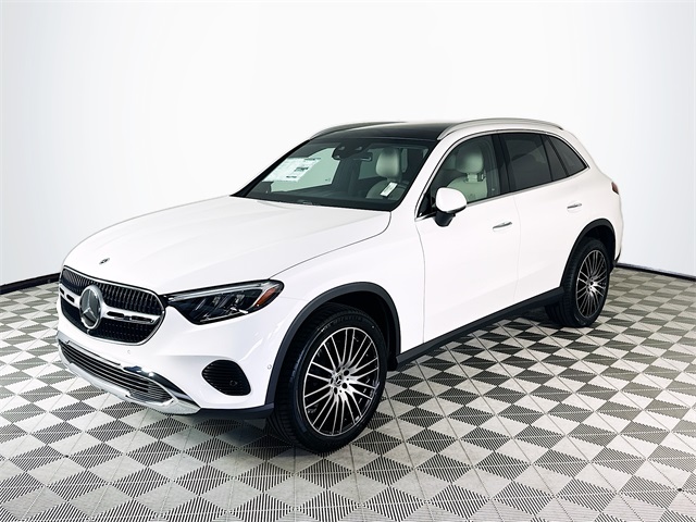 2026 Mercedes Benz GLC 300 4MATIC photo 3