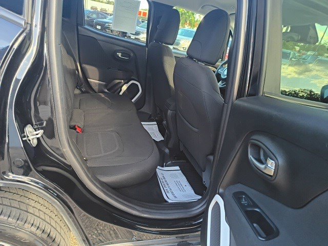 2018 Jeep Renegade Latitude North Edition photo 15
