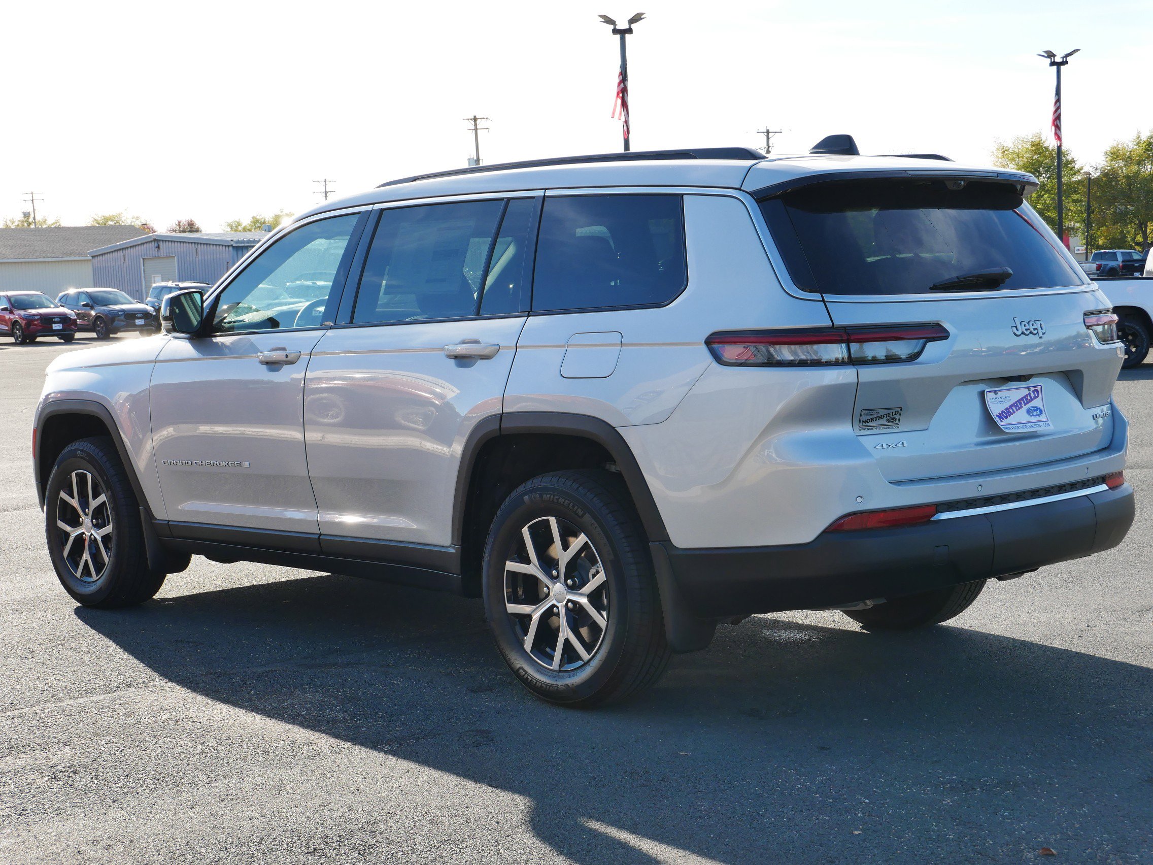 2025 Jeep Grand Cherokee Limited photo 4
