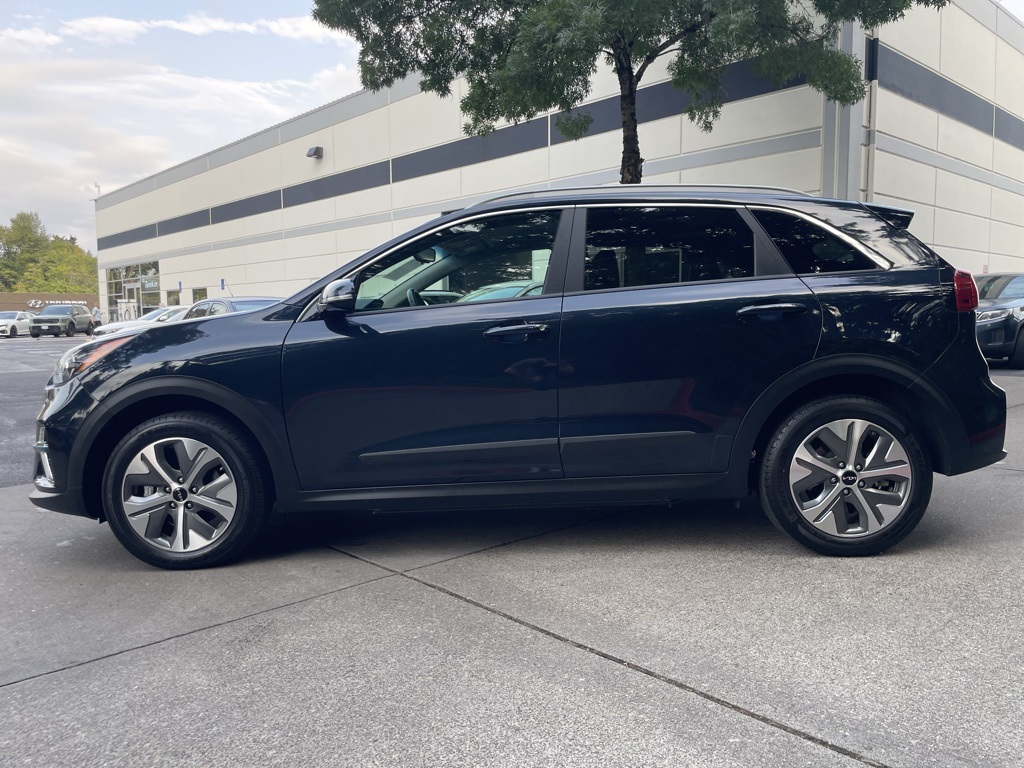 2022 Kia Niro EV EX photo 2