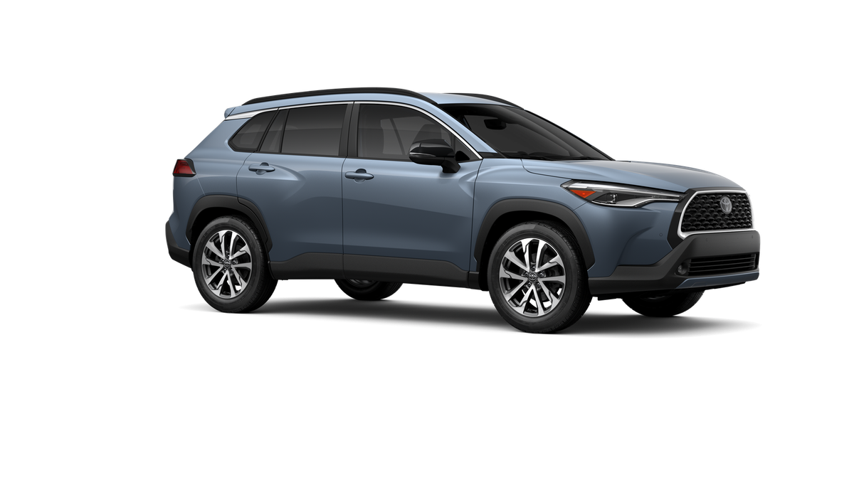 2025 Toyota Corolla Cross XLE photo 14