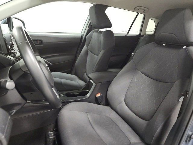 2022 Toyota Corolla Cross LE photo 15