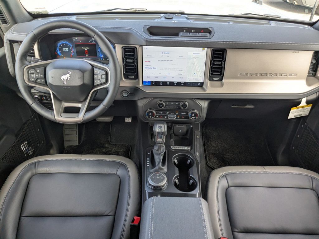 2025 Ford Bronco Outer Banks photo 15