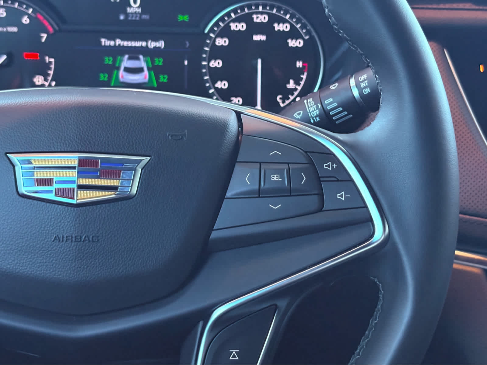 2025 Cadillac XT5 Luxury photo 21