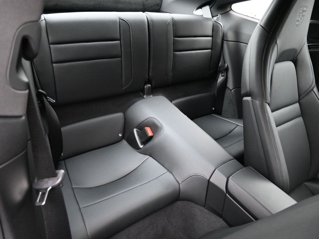 2025 Porsche 911 photo 10
