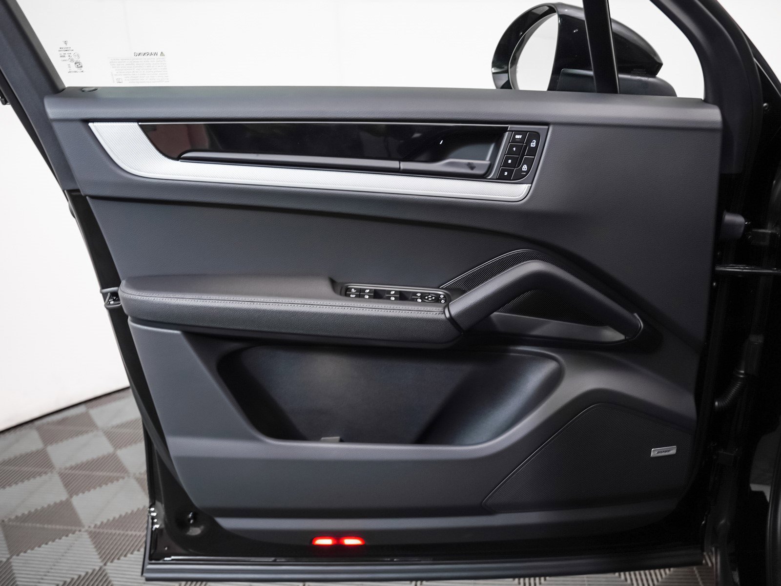 2025 Porsche Cayenne E-Hybrid photo 25