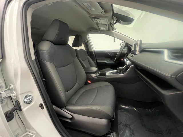 2024 Toyota RAV4 LE photo 11