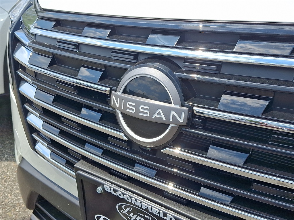 2026 Nissan Rogue SV photo 3